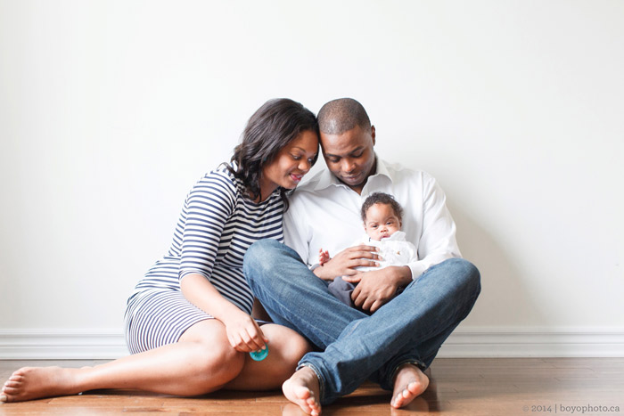 Happy-family-with-new-born-by-boyo-photography