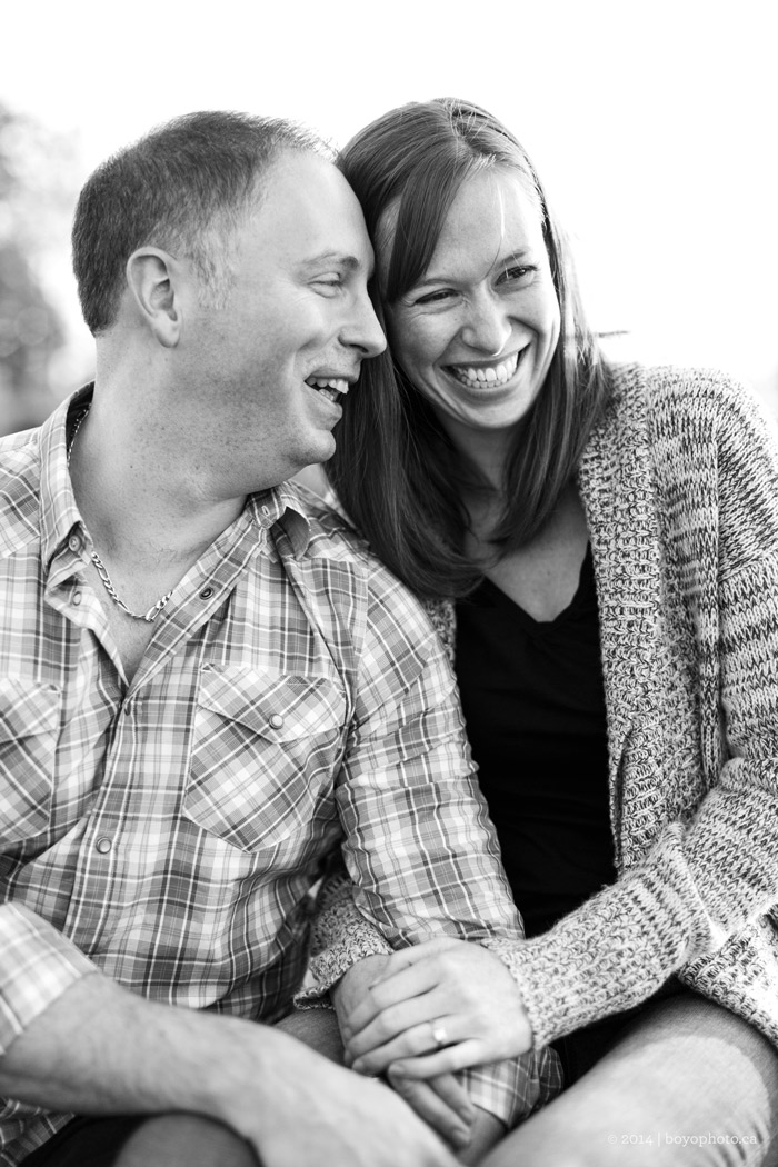 romantic-couple-in-ottawa-park