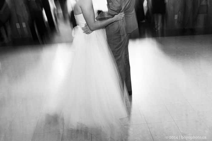 ottawa-strathmere-wedding-reception-first-dance