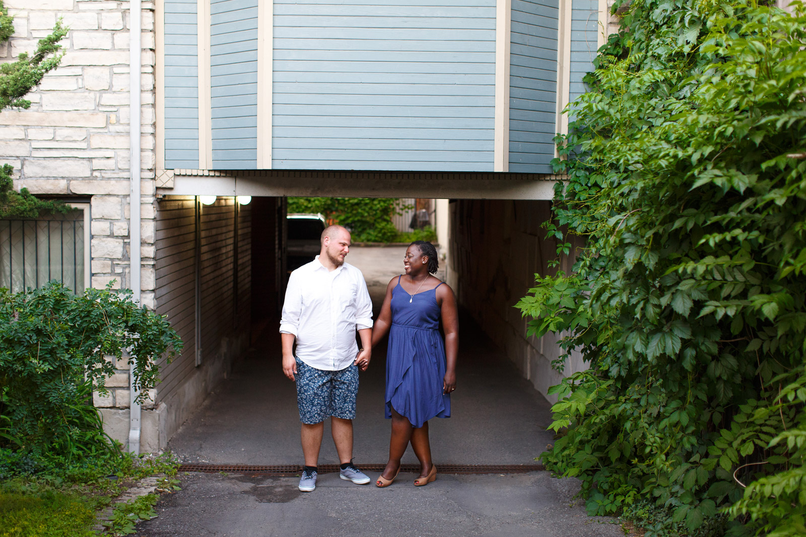 candid-engagement-photo-by-boyo-photography