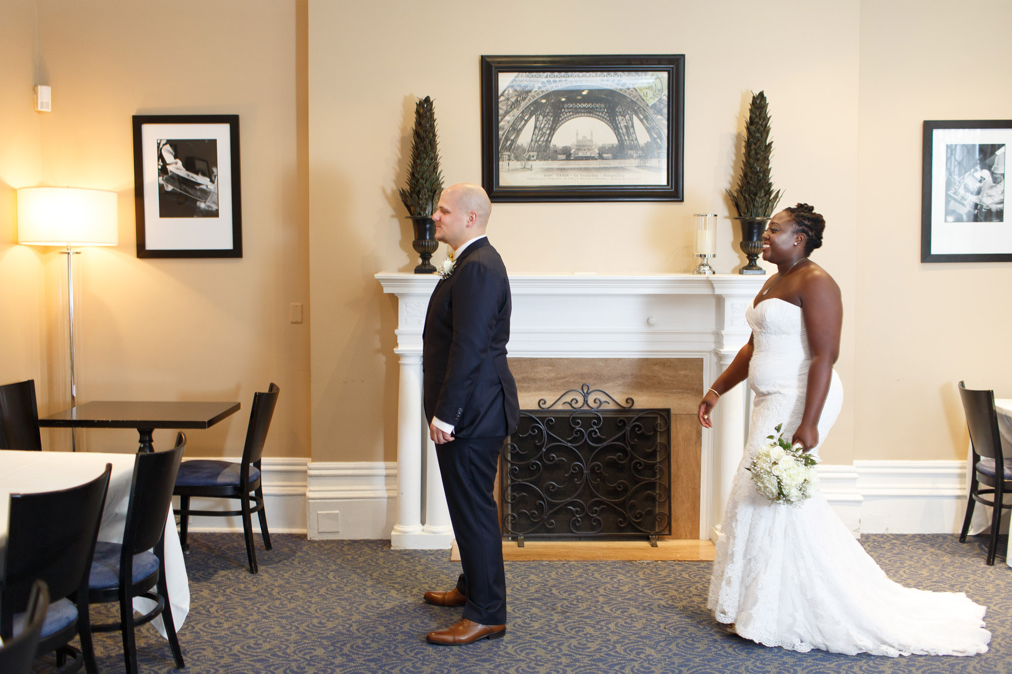 wedding first look by boyo photography