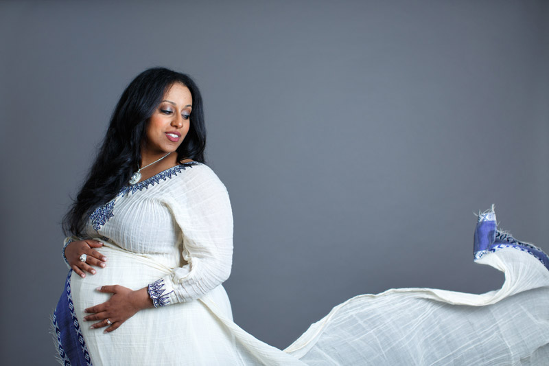 maternity flowing dress photography
